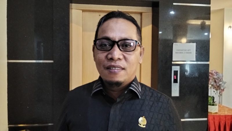 Foto : Ketua DPRD Kota Ambon, Mourits Tamaela, SE,