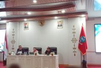 Foto : Kepala BKD Kota Ambon Steven Dominggus, Plt. Kepala Dinas Kominfo Ronald Lekransy dan Kepala Dinas Pendidikan F. F. Tasso