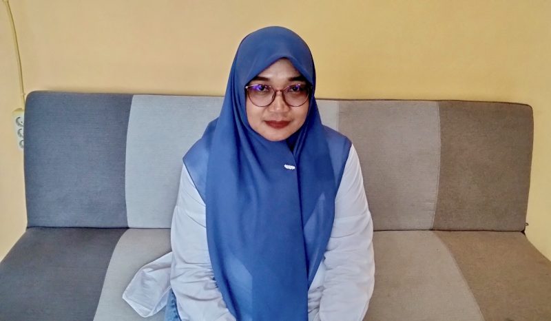 Plt. Kepala SMA Negeri 9 Ambon, Hasni, S.Pd
