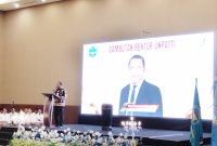 Foto: Rektor Unpatti Dr. Fredy Leiwakabessy, M.Pd., memberikan sambutan pada Mubes II IKAPATTI.