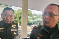 Foto : Wawancara Danrem 151/Binaya, Brigjen TNI Raffles Manurung didampingi Kasrem 151/Binaya, Kolonel Inf Gatot Heru Buana, S.H., M.M., dalam kegiatan Komunikasi Sosial dengan Aparat Pemerintah