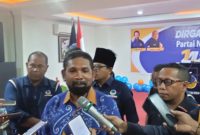 Foto : Ketua DPW Partai NasDem Maluku, Hamdani Laturua & Ketua DPRD Kota Ambon, Mourits Tamaela (kanan)