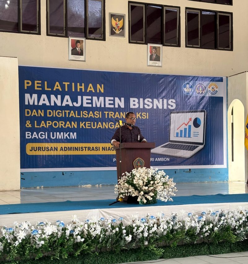 Ketua Jurusan Administrasi Niaga, Stenly R. Titioka, SE., M.Si