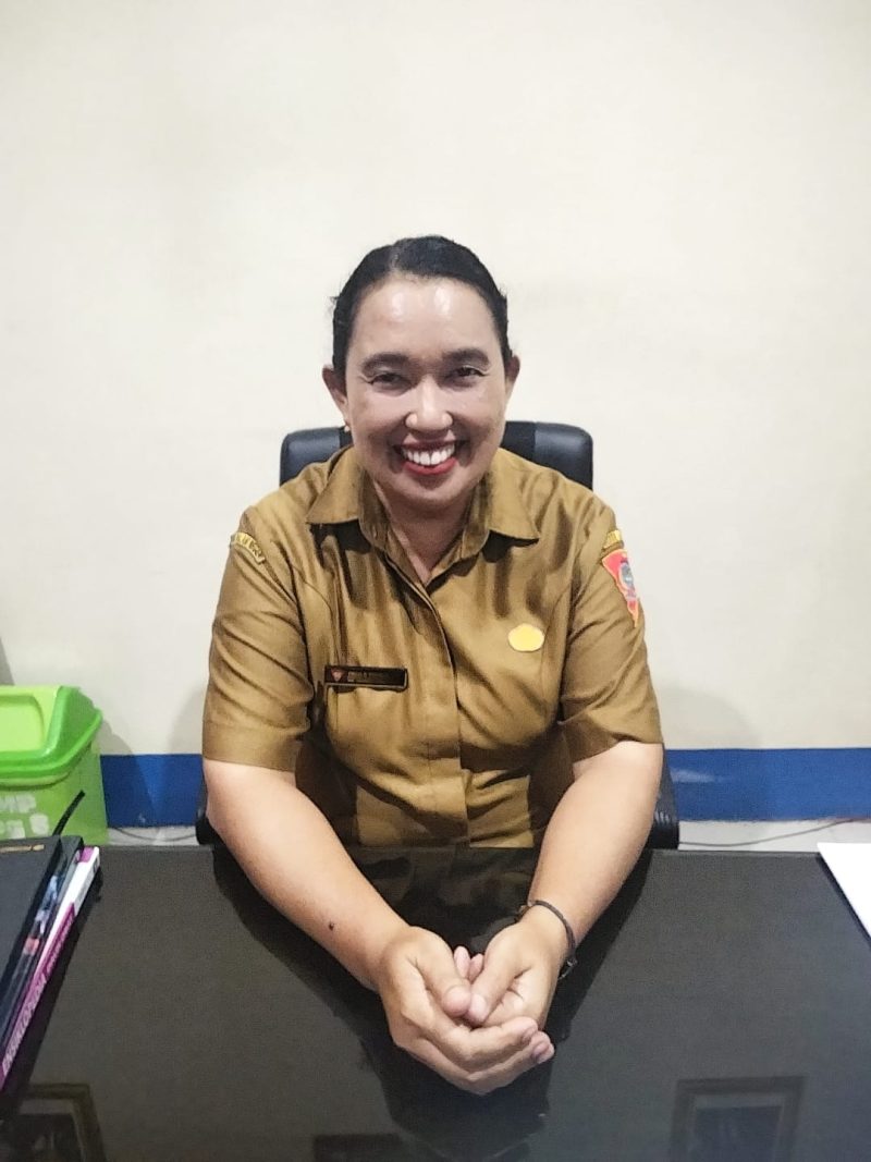 Emelia Tuhumury, S.Pd., Gr, Kepsek SMP Negeri 6 Ambon